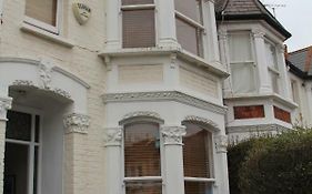 Alexandra House - Three Bedroom House